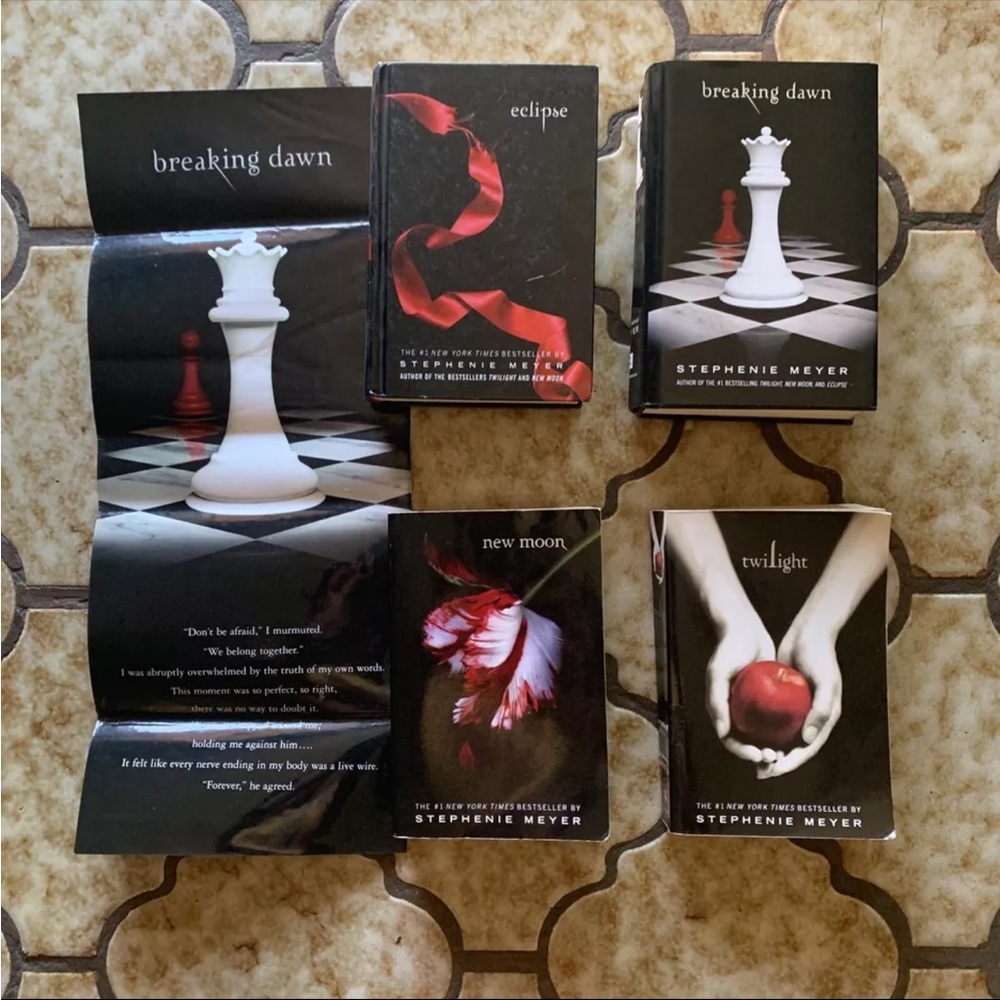 Lot of 4 Stephenie Meyer Books Twilight New Moon Eclipse Breaking Dawn poster